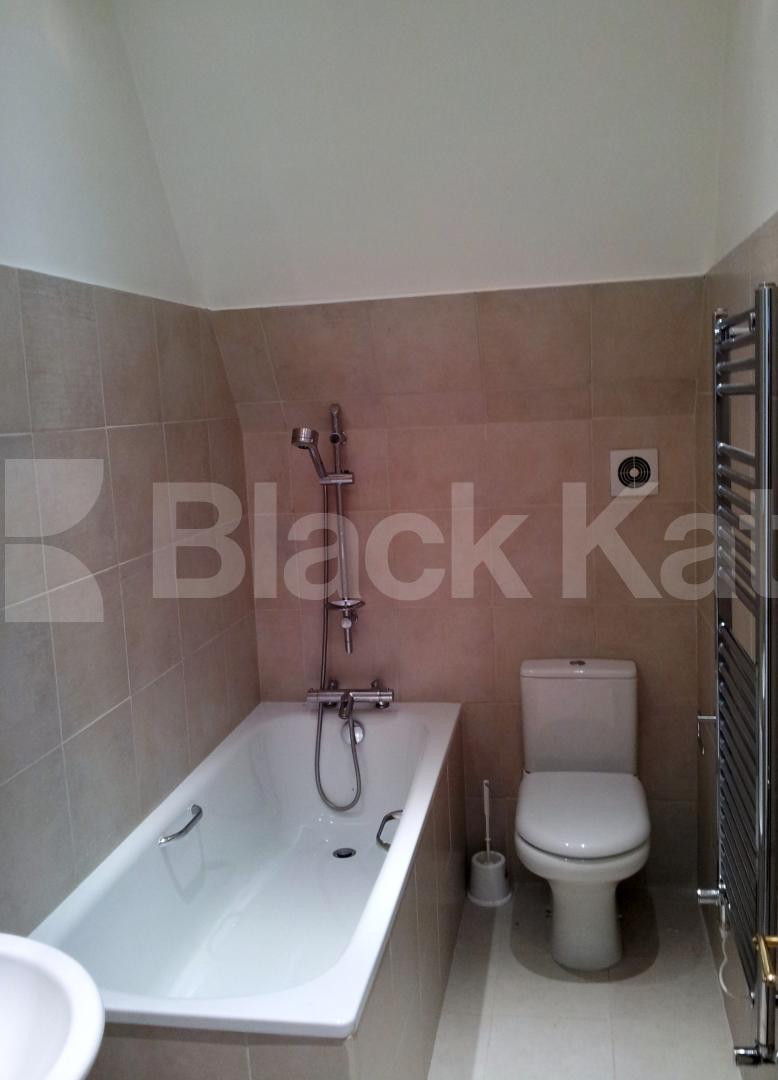 			2 Bedroom, 1 bath, 1 reception Flat			 Eastern Road, East Finchley